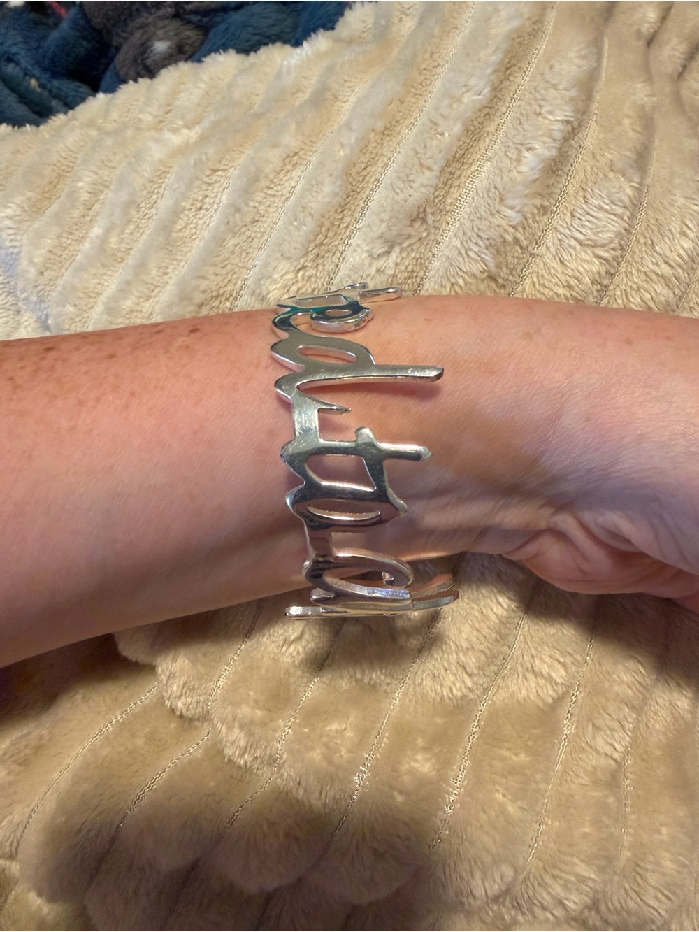 Rustic Cuff “Addicted To Cuffs” Silver Script Cuff - Picture 3 of 4
